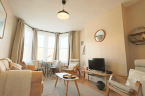Chic and cosy Two bedroom flat in Cheltenham road